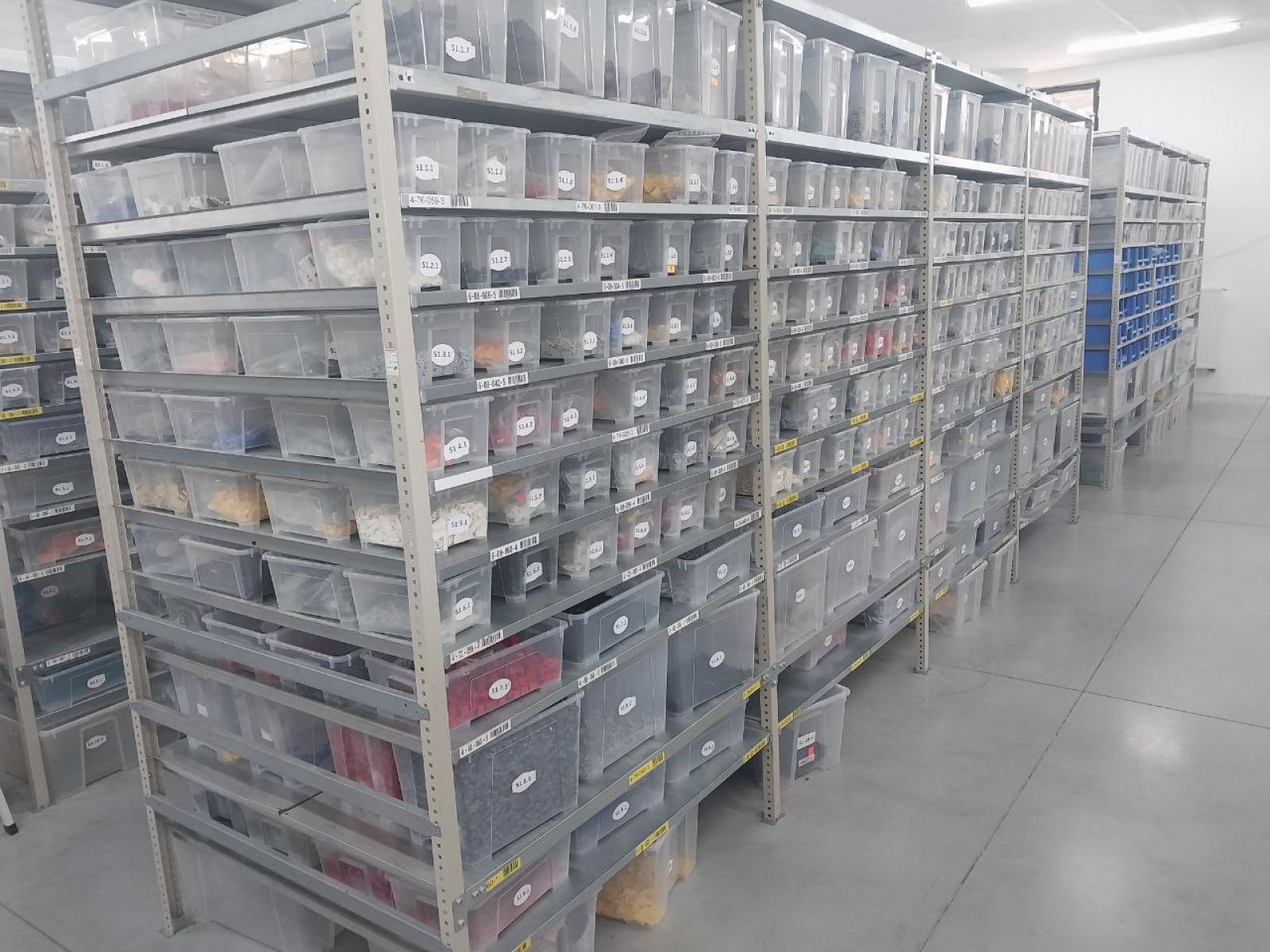 German Brick Store for Sale! Used and New Stock. With Boxes and Shelves if needed! About 1.7m pieces, 19k lots, 2t LEGO and 150m² needed.