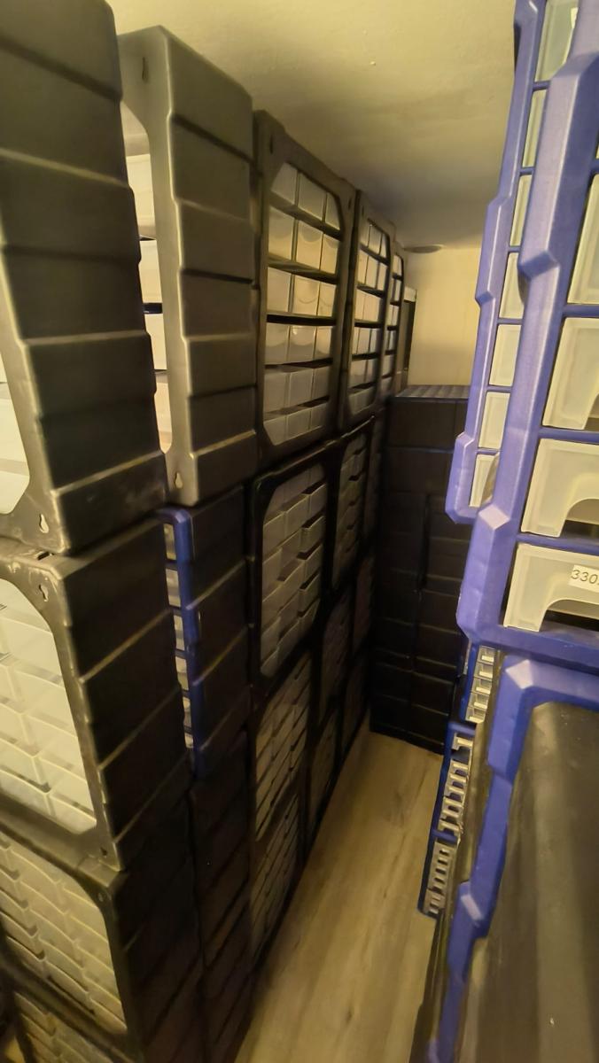 Storage system for LEGO