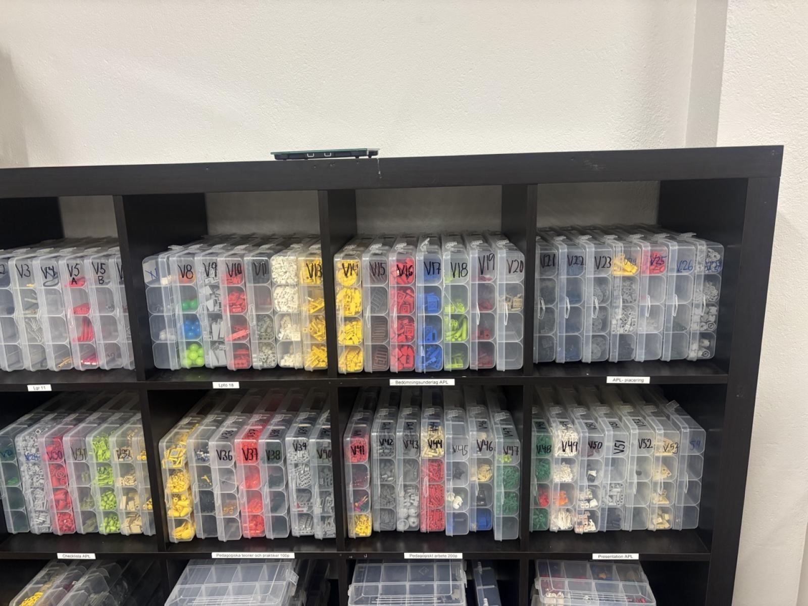 Bricklink store inventory for sale, 200 000 + parts with akro mils, lots of minifigures 