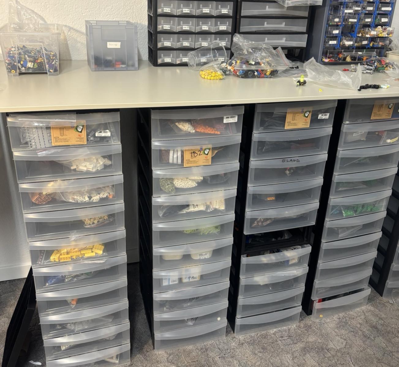 Bricklink store inventory for sale, 200 000 + parts with akro mils, lots of minifigures 
