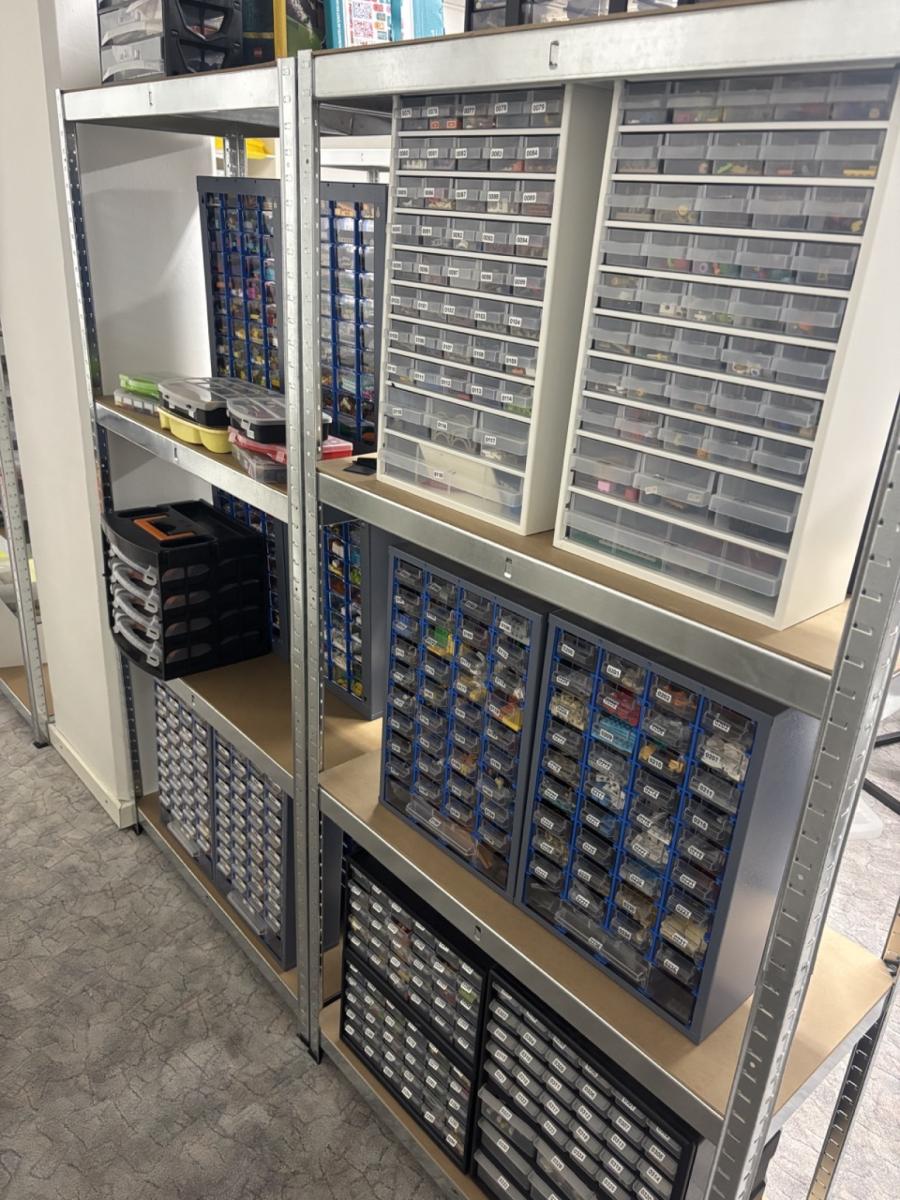 Bricklink store inventory for sale, 200 000 + parts with akro mils, lots of minifigures 