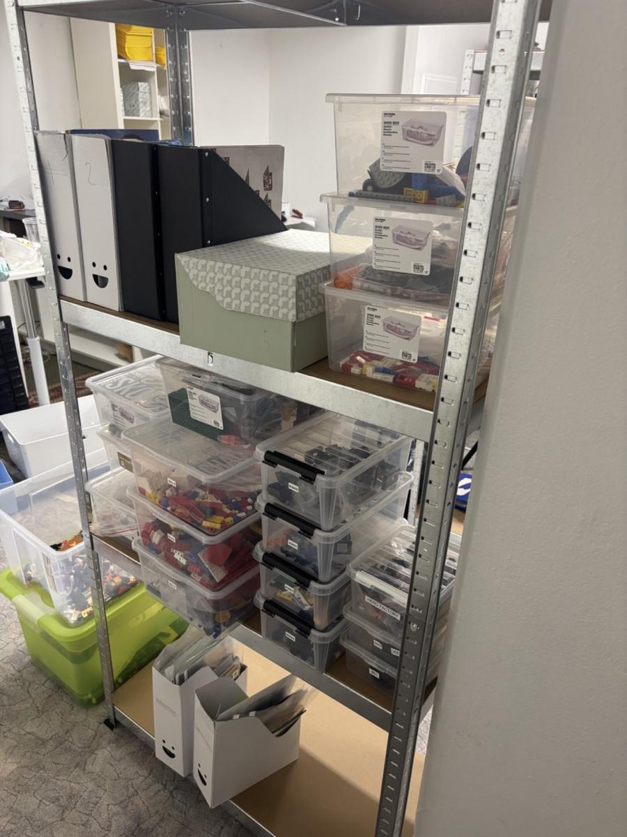 Bricklink store inventory for sale, 200 000 + parts with akro mils, lots of minifigures 