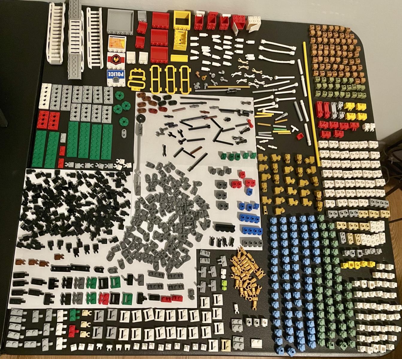 LEGO large Assortment of pieces