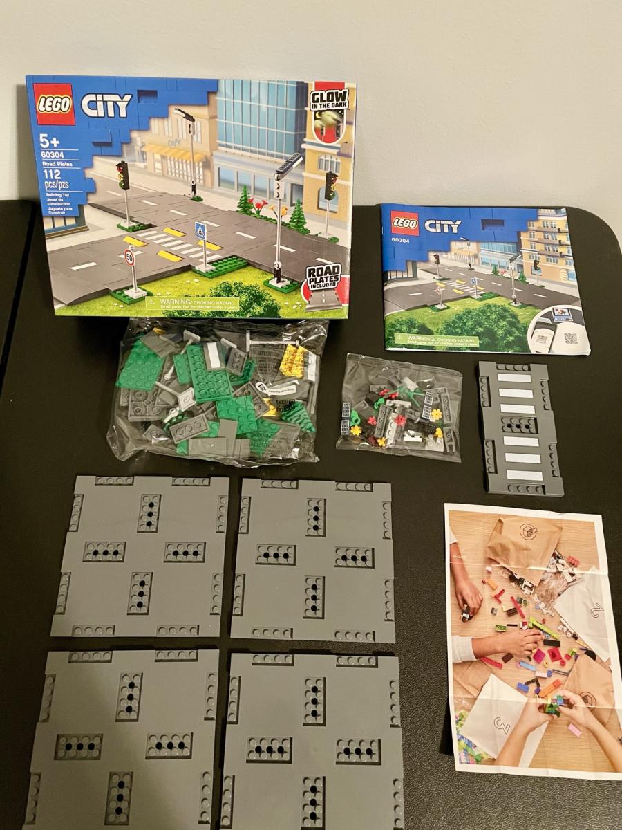 LEGO large Assortment of pieces