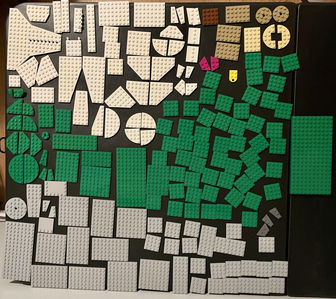 LEGO large Assortment of pieces
