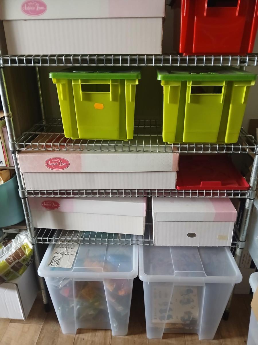 Small lego store with used parts and some sets