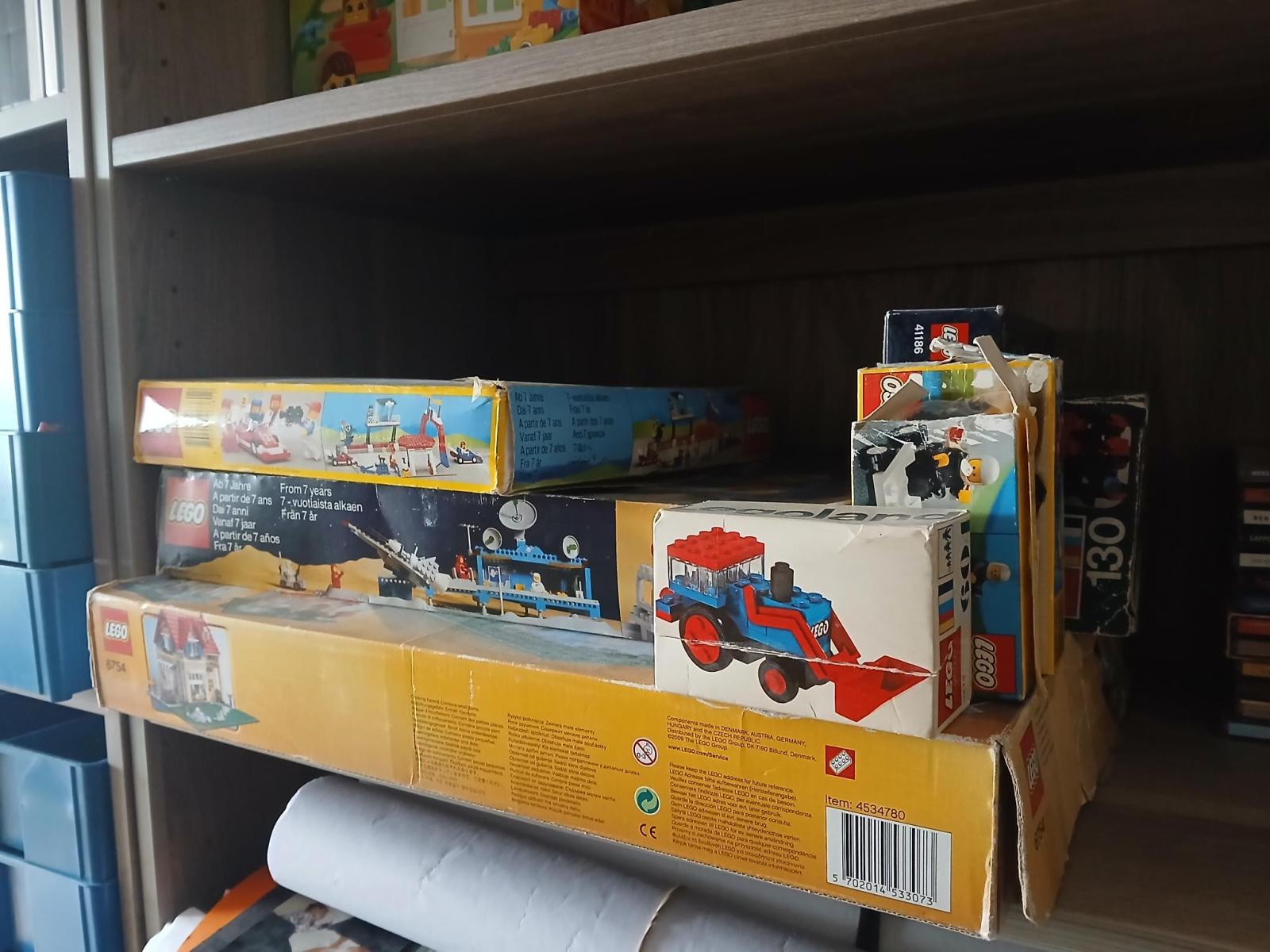 Small lego store with used parts and some sets