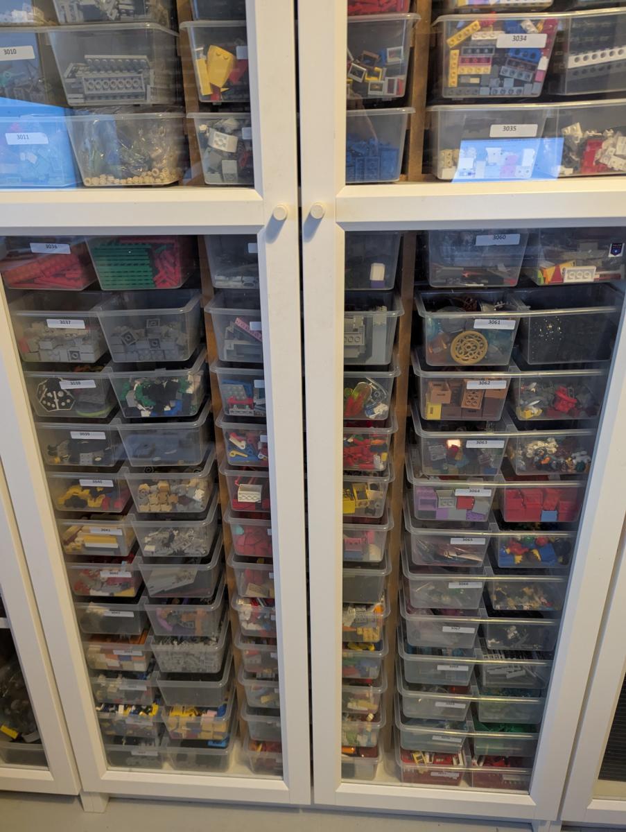 Bricklink/brickowl Store inventory + storage for sale - 8442 lots - 87516 items -  Netherlands