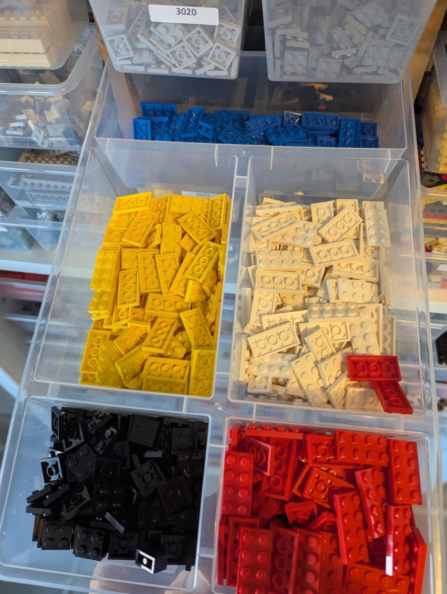 Bricklink/brickowl Store inventory + storage for sale - 8442 lots - 87516 items -  Netherlands