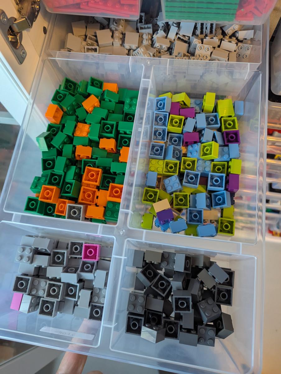 Bricklink/brickowl Store inventory + storage for sale - 8442 lots - 87516 items -  Netherlands