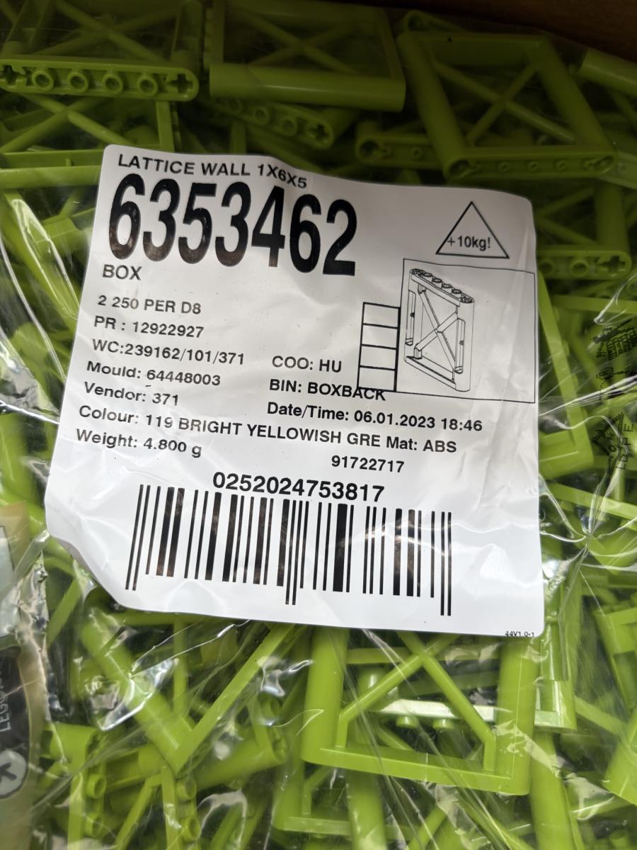 Lego 1x6x5 frames lime 2250 pieces