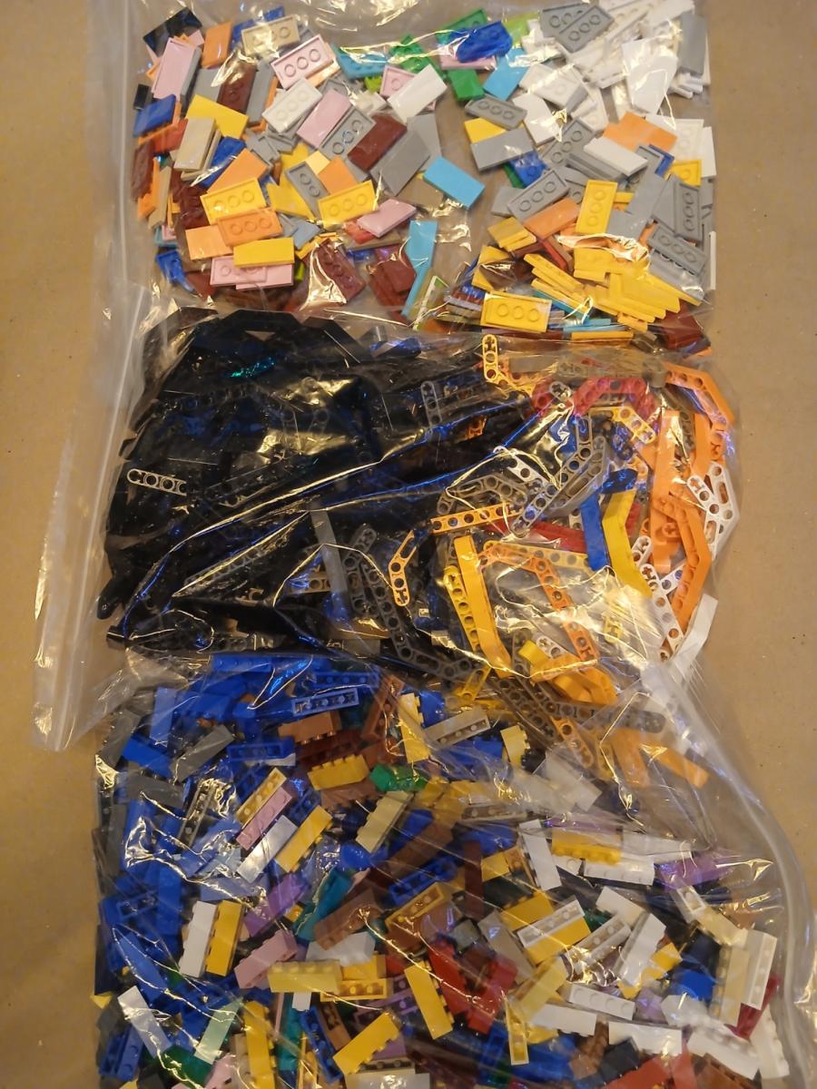 Job lot of very saleable Lego with a good profit     6  FREE 48HR TRACKED POSTAGE