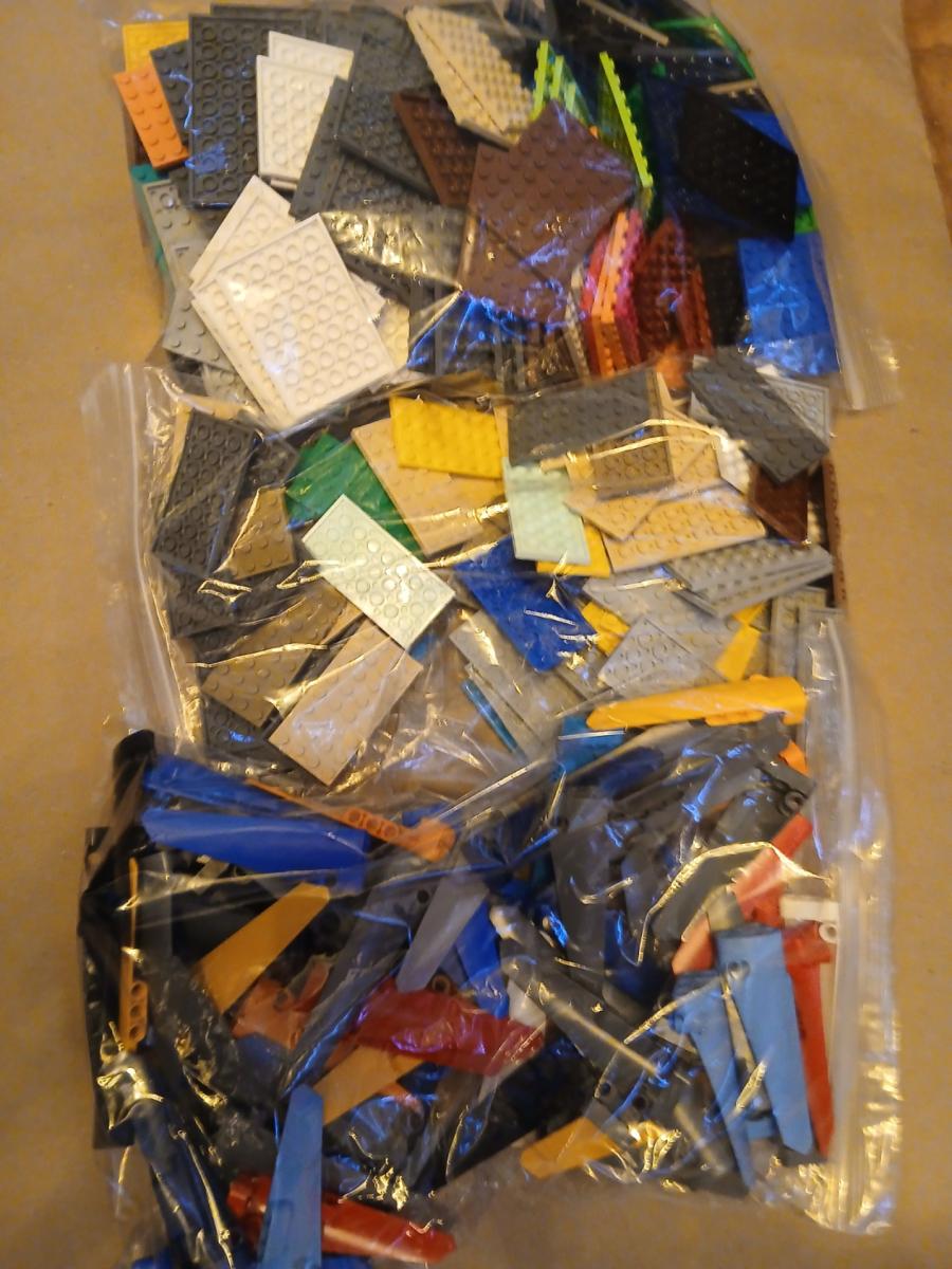 Job lot of very saleable Lego with a good profit     6  FREE 48HR TRACKED POSTAGE