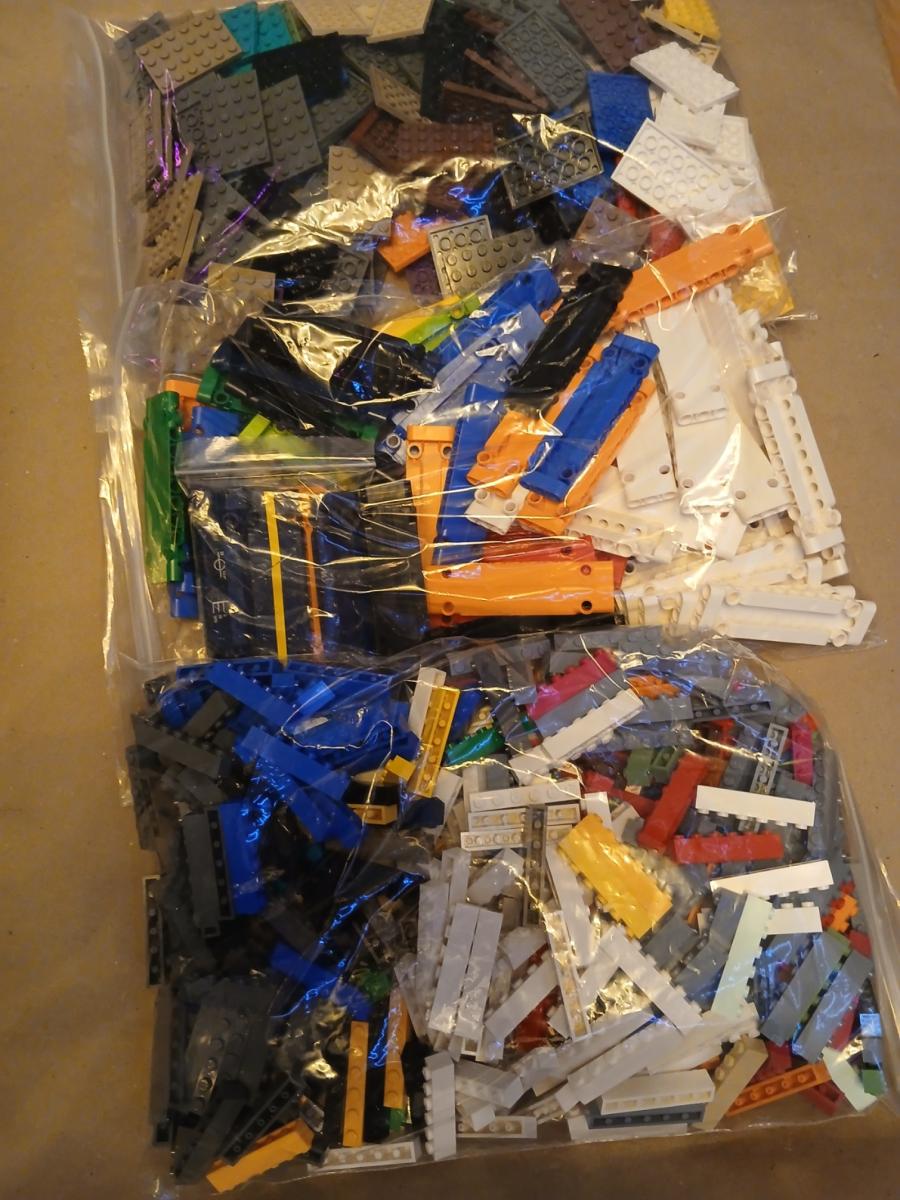 Job lot of very saleable Lego with a good profit     6  FREE 48HR TRACKED POSTAGE