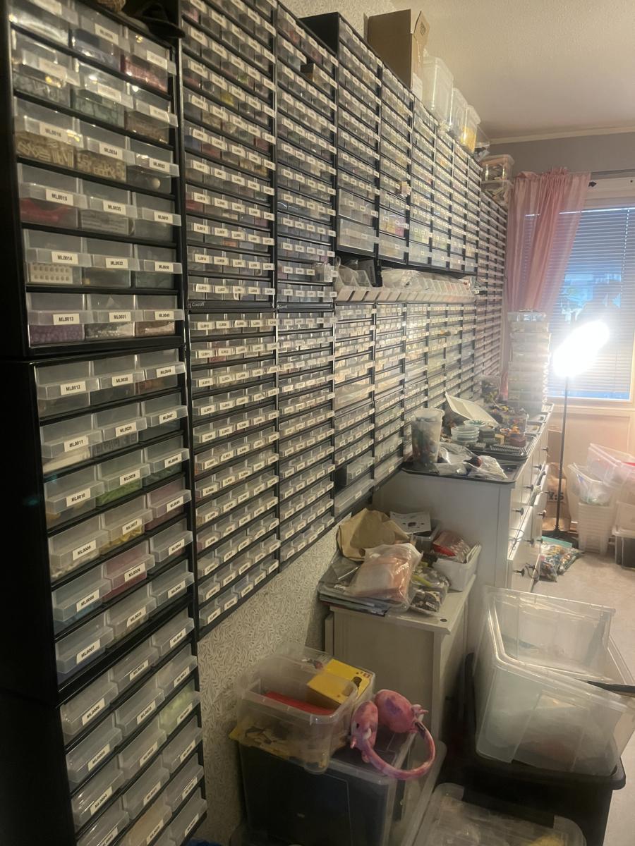 Bricklink store with 210k + items ( up and running ) 