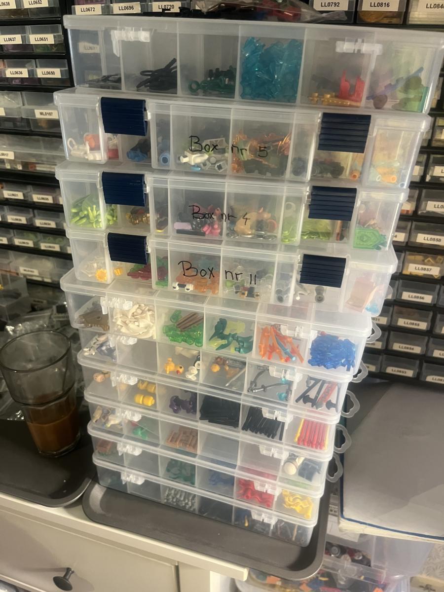 Bricklink store with 210k + items ( up and running ) 