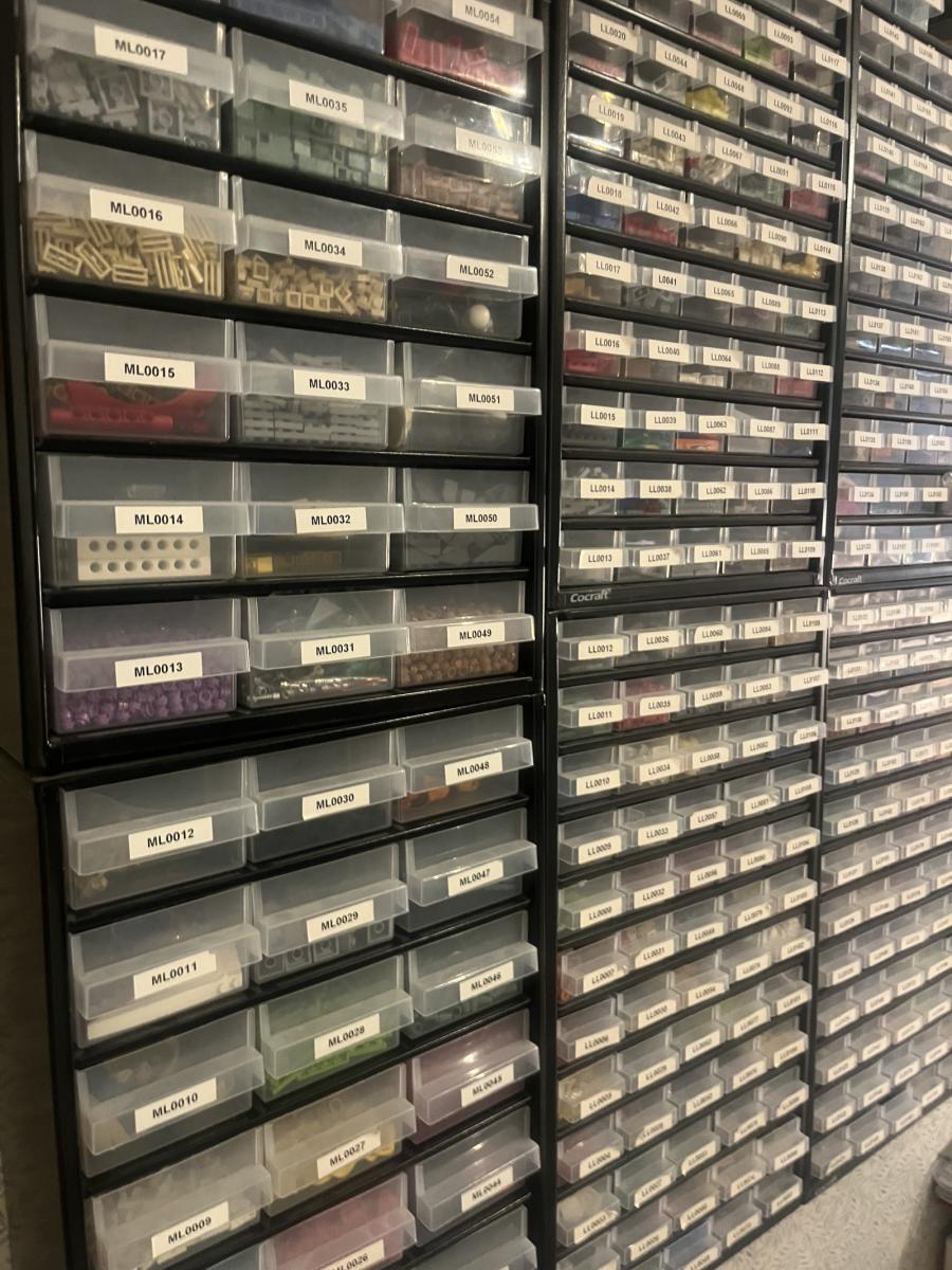 Bricklink store with 210k + items ( up and running ) 