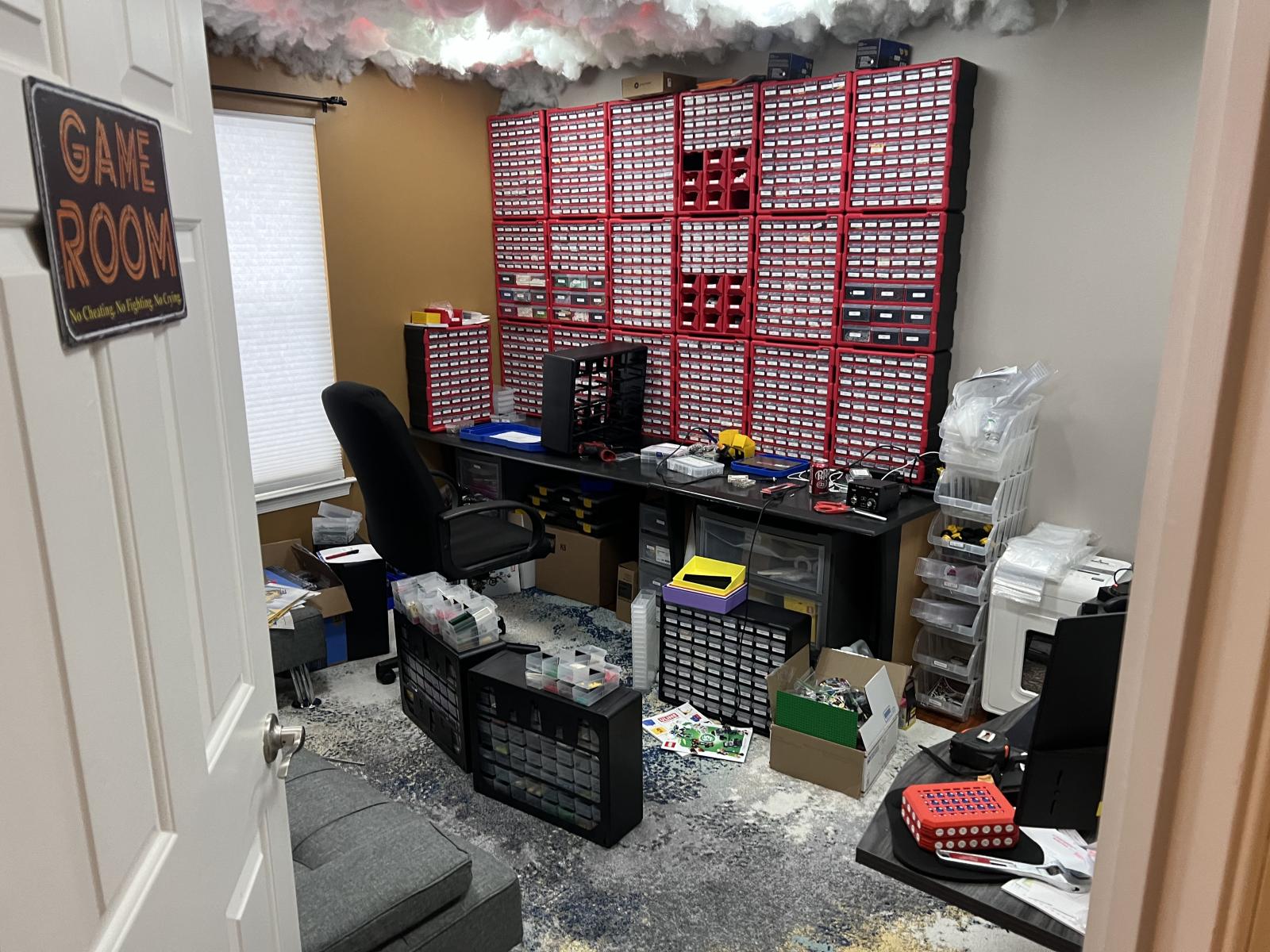 Bricklink Store for sale, 111,046 Items, 4009 Lots. 