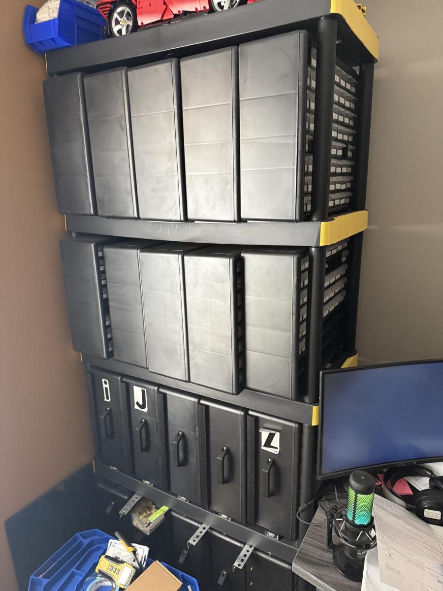 Bricklink Store for sale, 111,046 Items, 4009 Lots. 