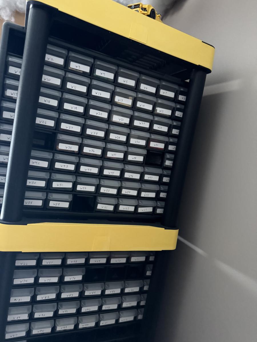 Bricklink Store for sale, 111,046 Items, 4009 Lots. 