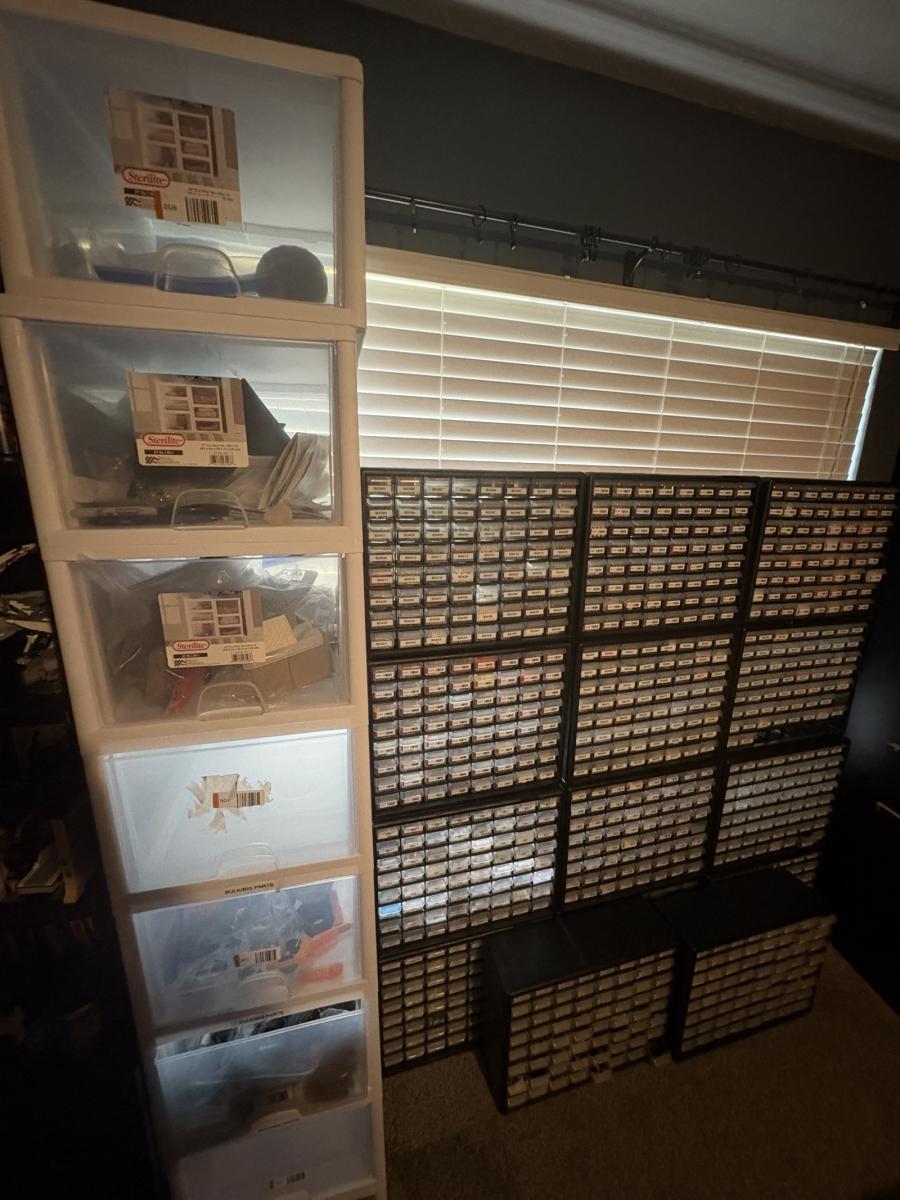 SMALL BRICKLINK STORE 5,624 LOTS 116,177 PIECES + AKROS AND STERALITES