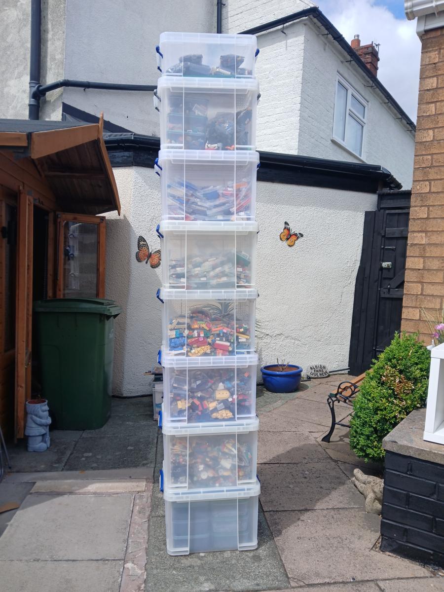 Small Bricklink Store 35k+ Parts and Storage