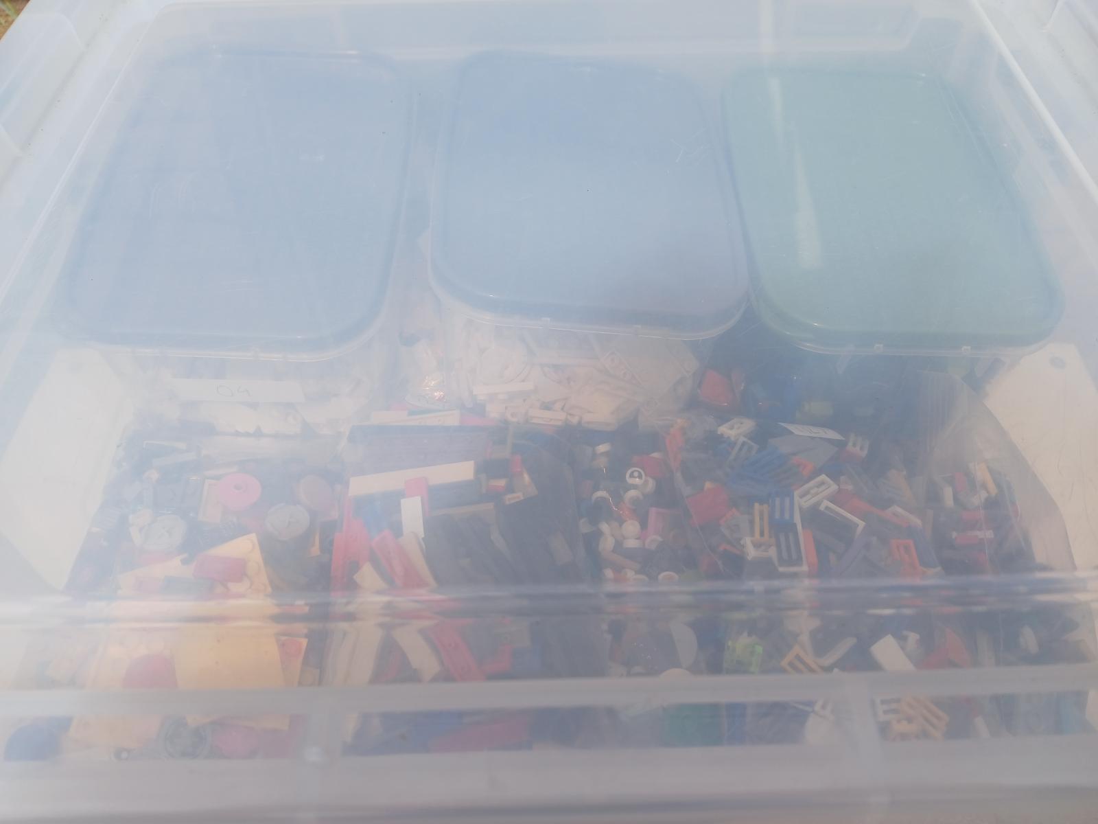Small Bricklink Store 35k+ Parts and Storage