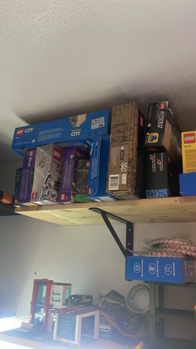 Bricklink store with more stock