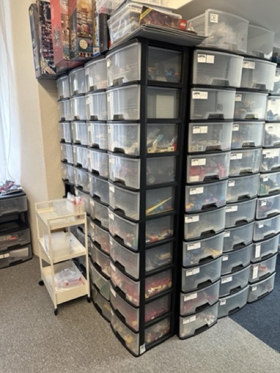 Active LEGO Parts Store with Organised Storage & Bulk Inventory