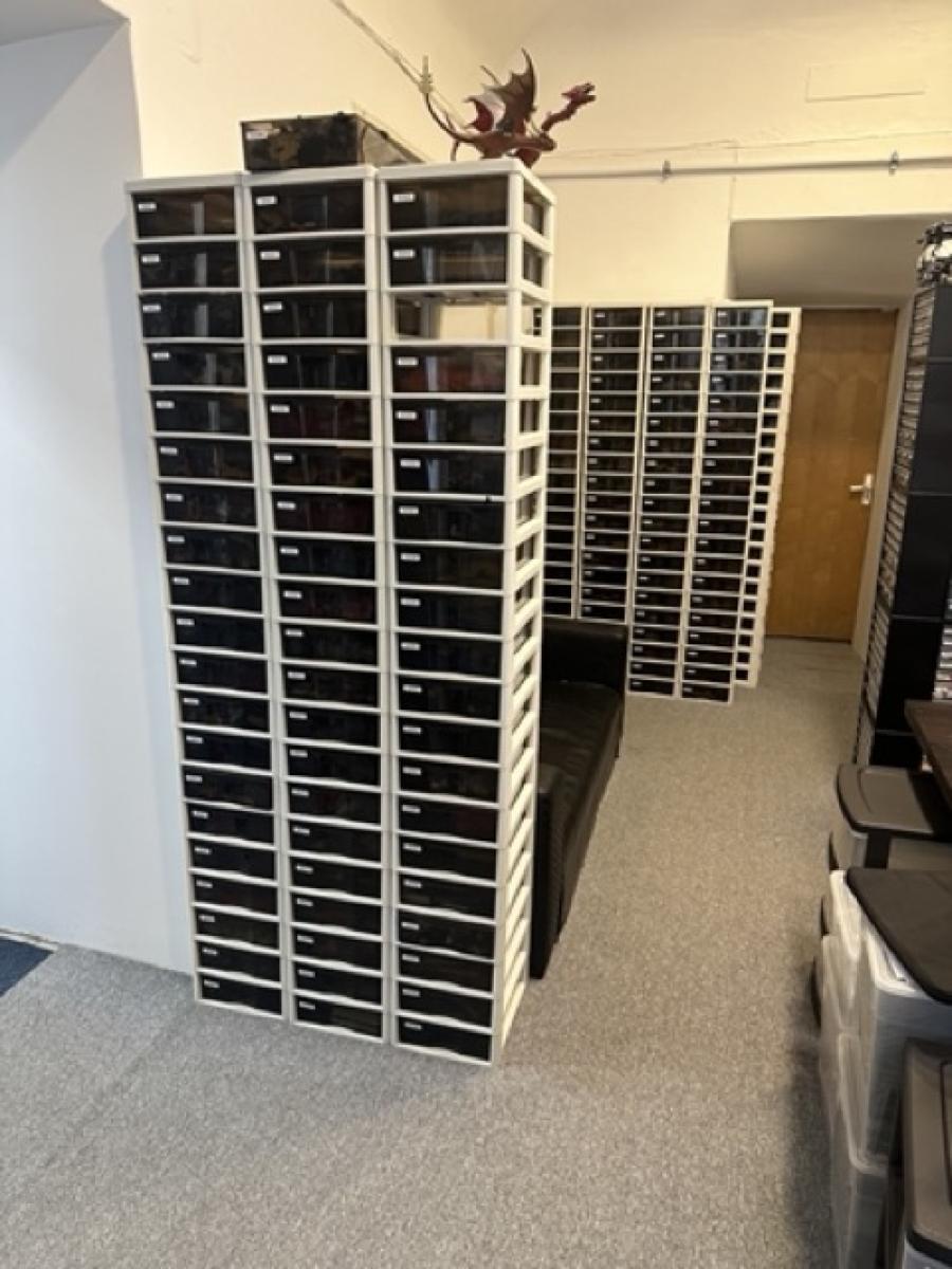 Active LEGO Parts Store with Organised Storage & Bulk Inventory